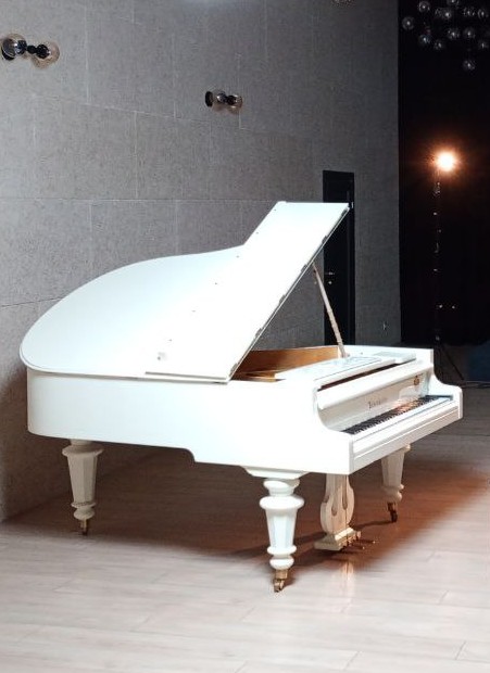 Bosendorfer White
